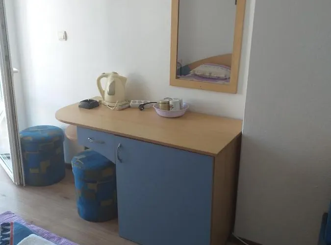 アパート Primorsko Apartments プリモルスコ