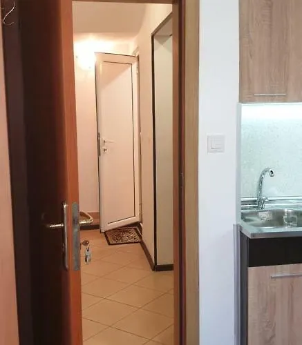 Primorsko Apartments * プリモルスコ