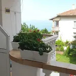 Primorsko Apartments 普里莫尔斯科
