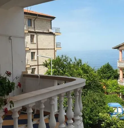 Primorsko Apartments *